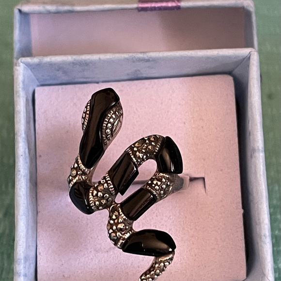 Sterling Silver Black Onyx Snake Ring from India - Picture 3 of 6